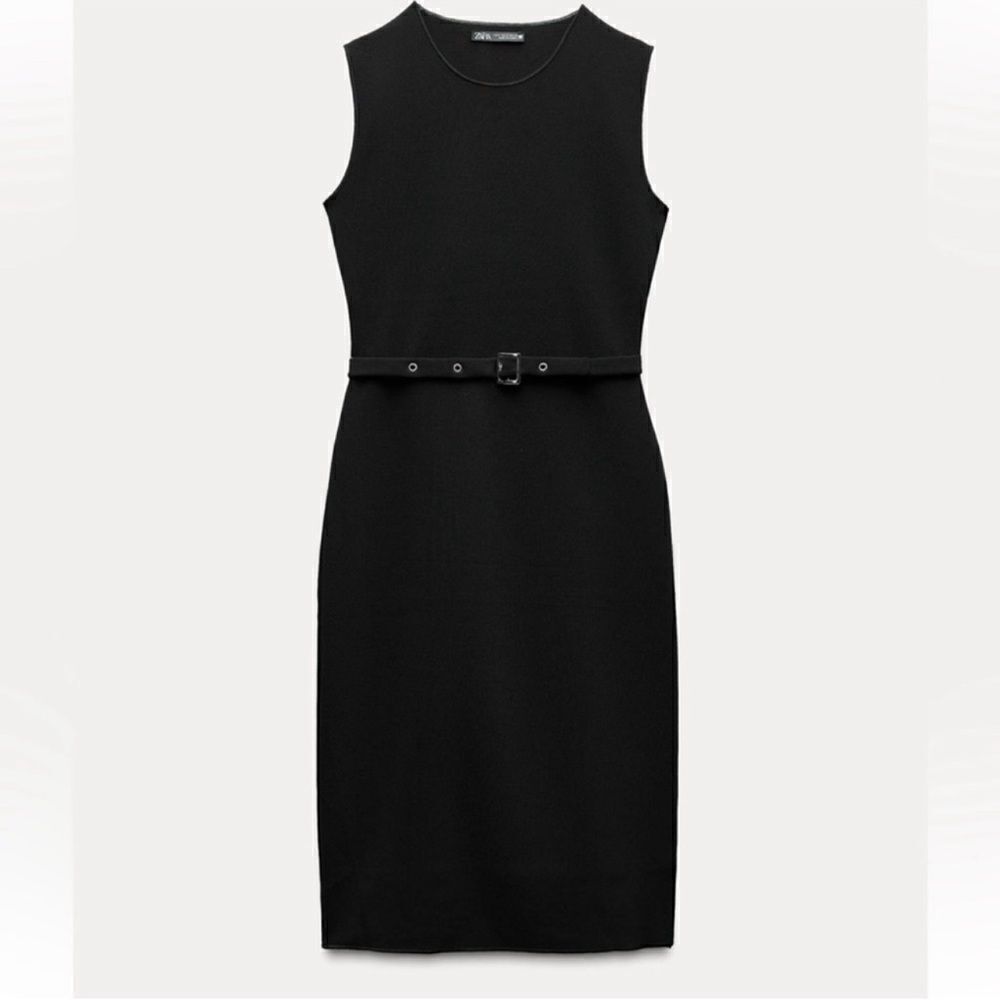 ELEGANT STRETCH CONTOURING BELTED DRESS
Size Small